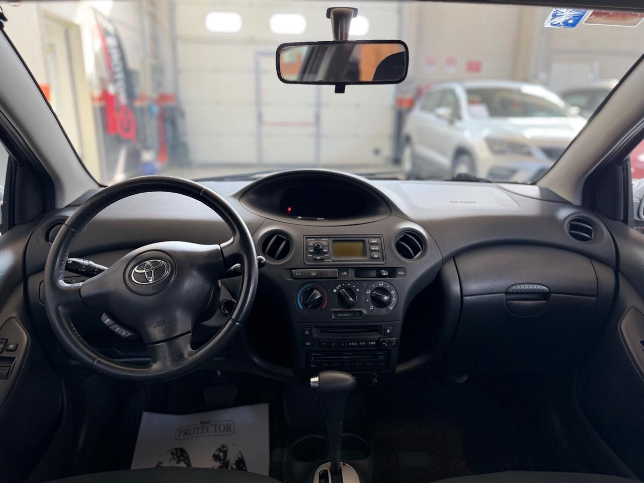Toyota Yaris 1.3i 16V cat 5 porte Sol AUTOMATICO NEOPATENTATI