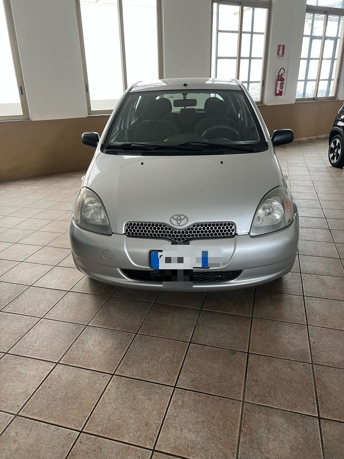 Toyota Yaris 1.0i 16V cat 5 porte