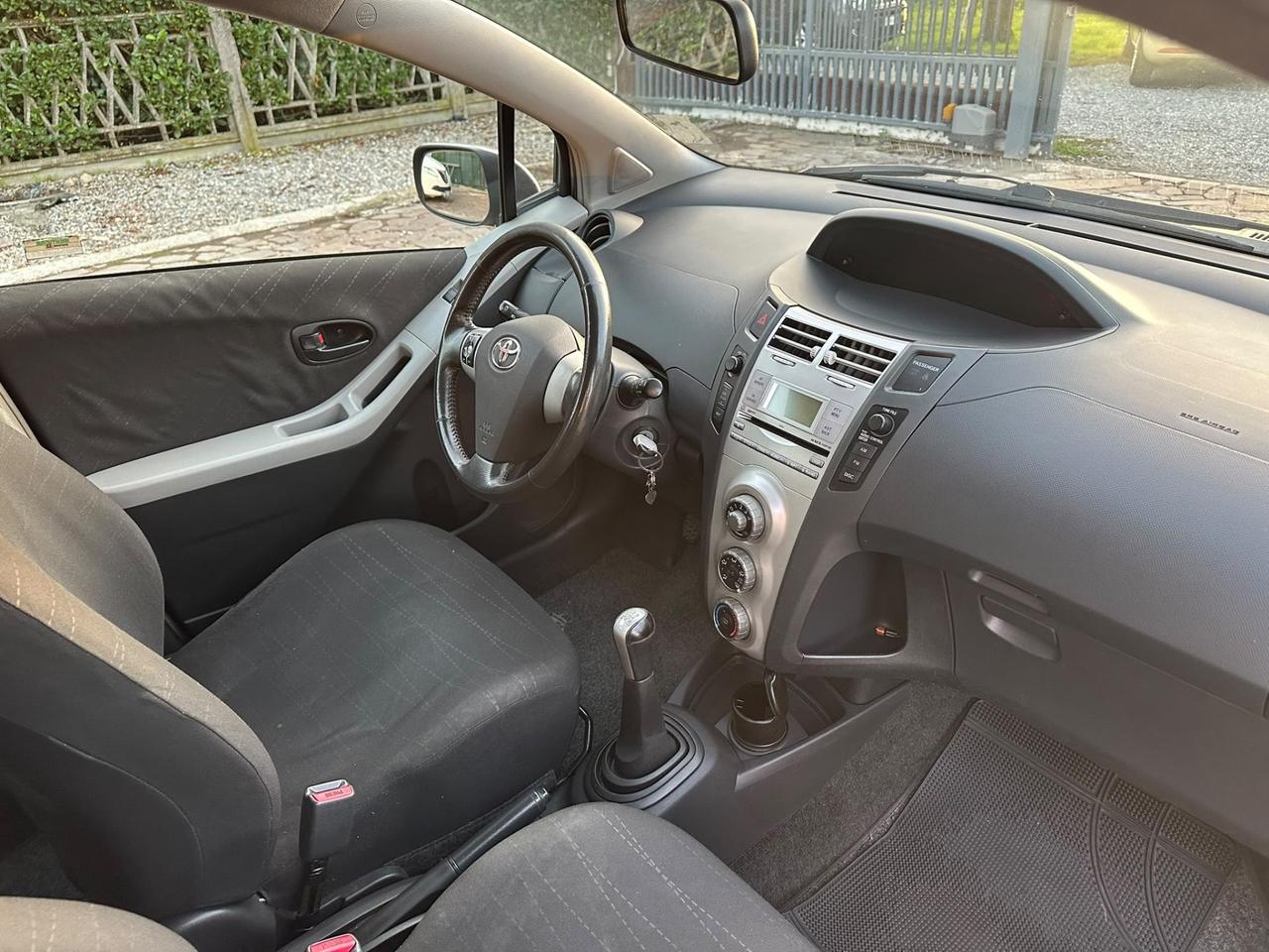Toyota Yaris 1.0 5 porte Sol