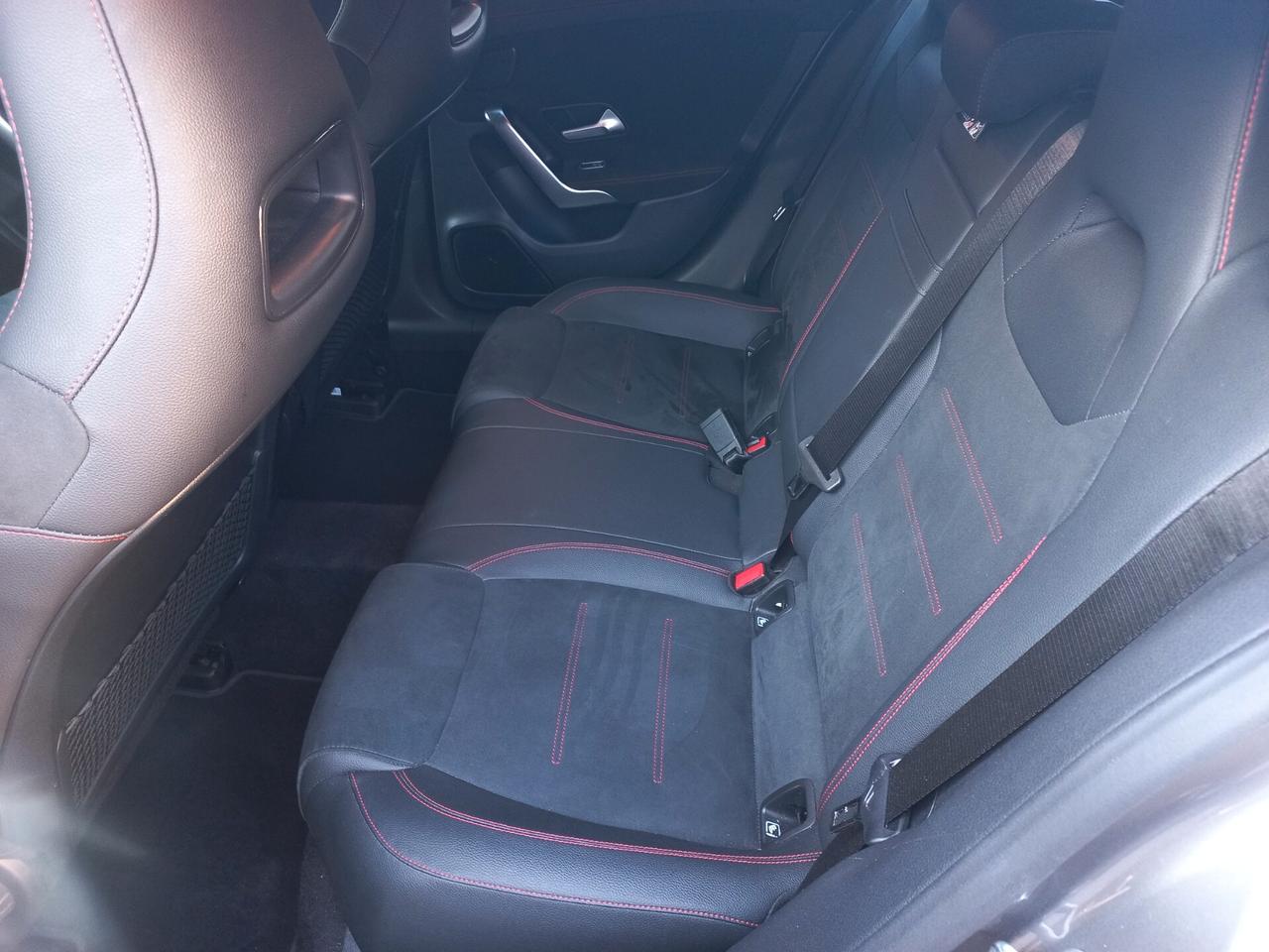 Mercedes-benz CLA 200 Automatic Shooting Brake AMG Line Premium