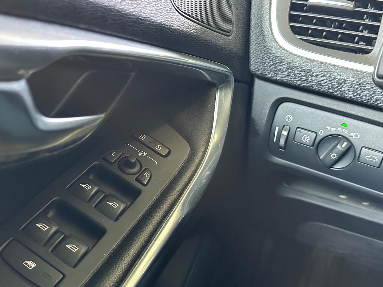 Volvo V40 2.0 D4 Geartronic R-design 177cv