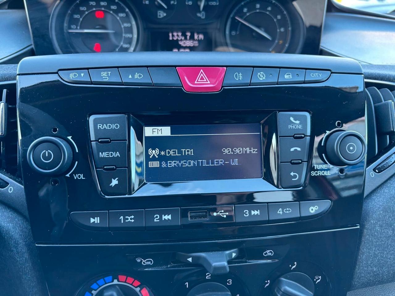 Lancia Ypsilon 1.0 FireFly 5 porte S&S Hybrid Silver Plus