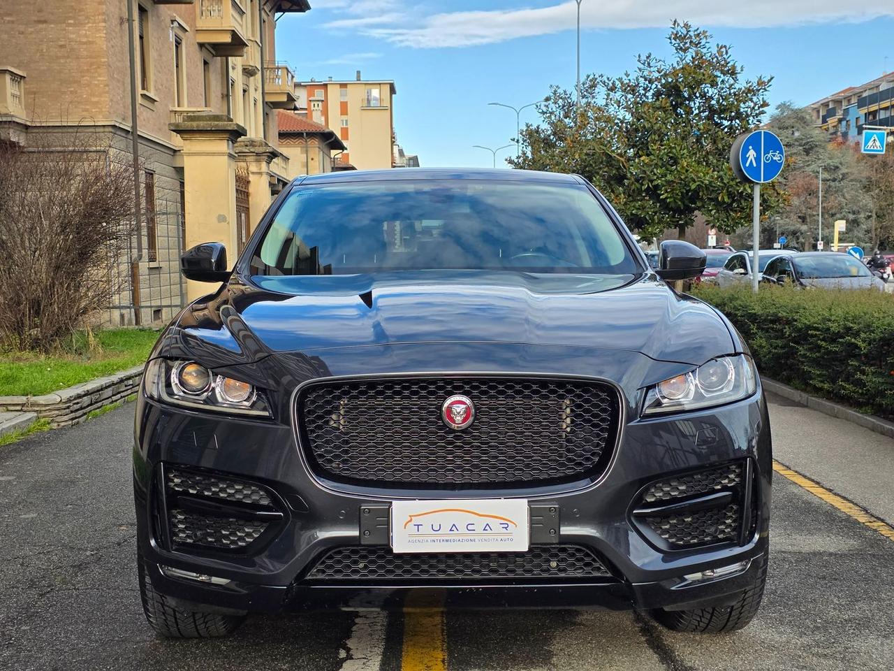 Jaguar F-Pace 2.0 20d Turbo R- #8356