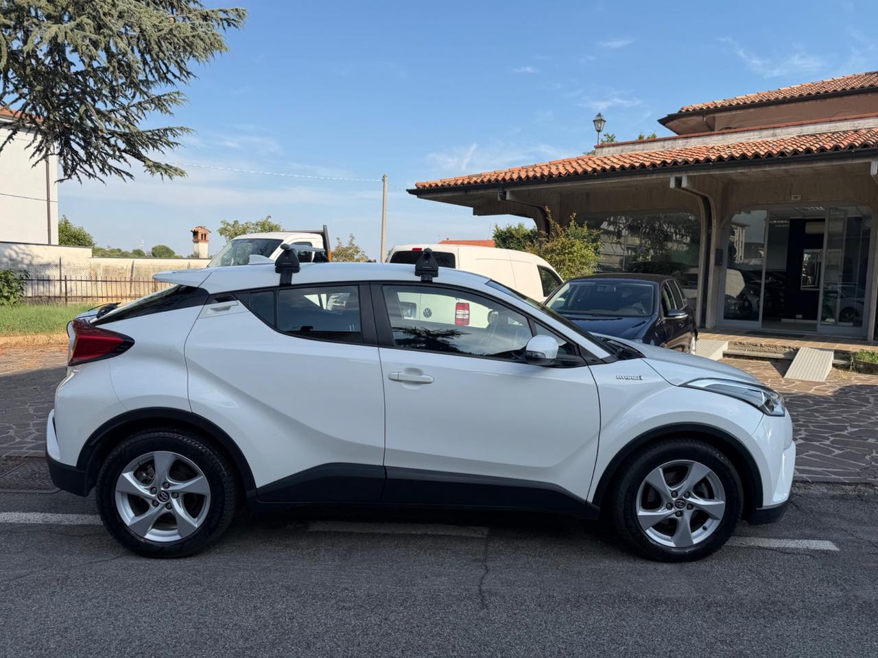 Toyota C-HR 1.8 Hybrid E-CVT Active