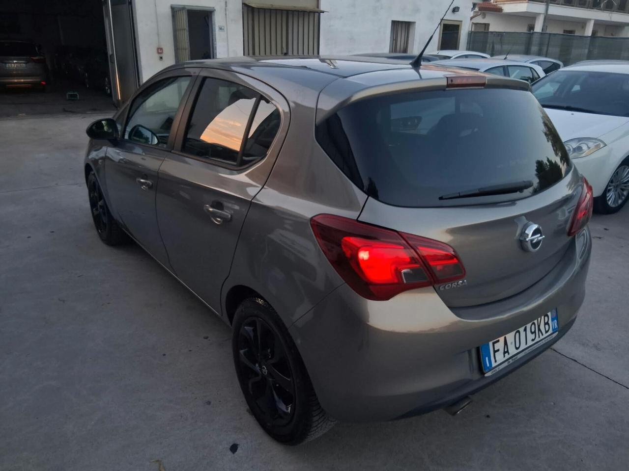 Opel Corsa 1.4 90CV GPL Tech 5 porte Cosmo