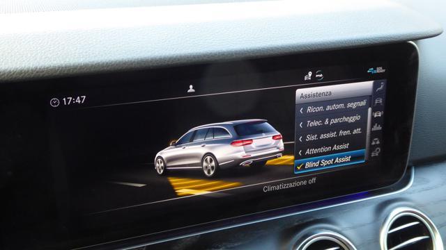 MERCEDES-BENZ E 220 d S.W. 4Matic Auto Premium AMG