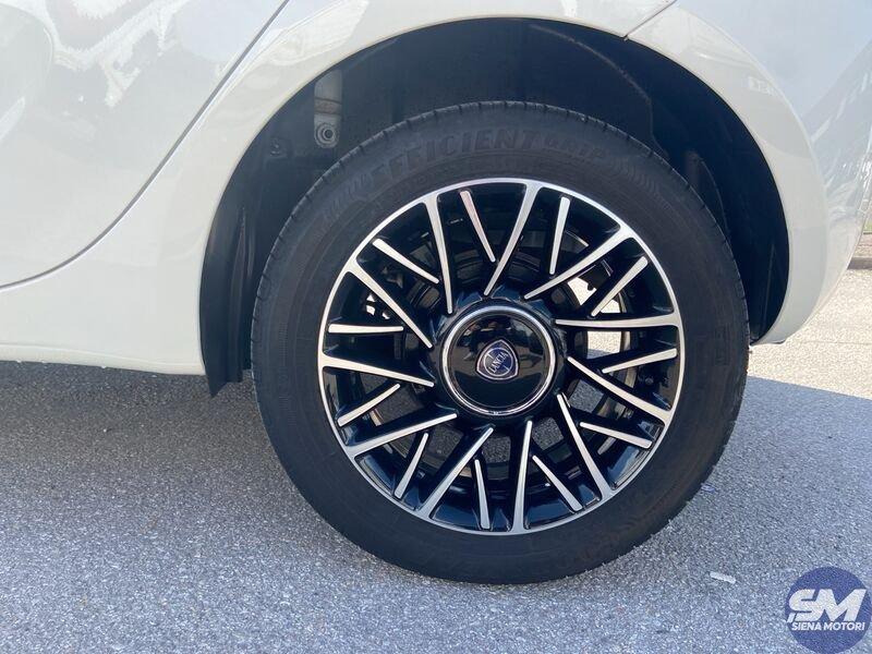 Lancia Ypsilon 1.0 FireFly 5 porte S&S Hybryd Gold