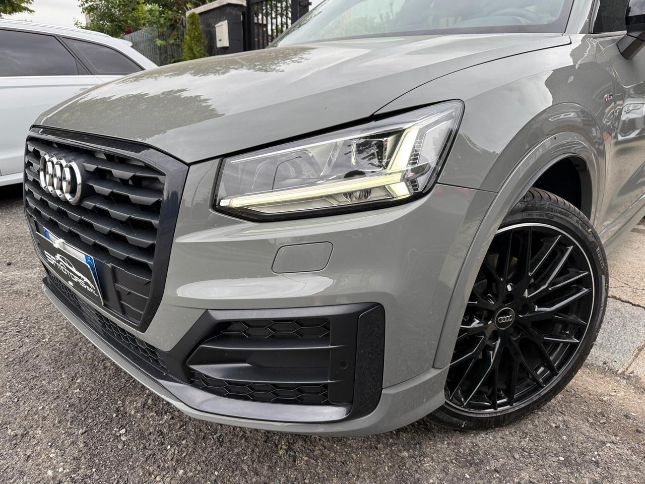 Audi Q2 40 TFSI S tronic Identity Black S Line QUATTRO