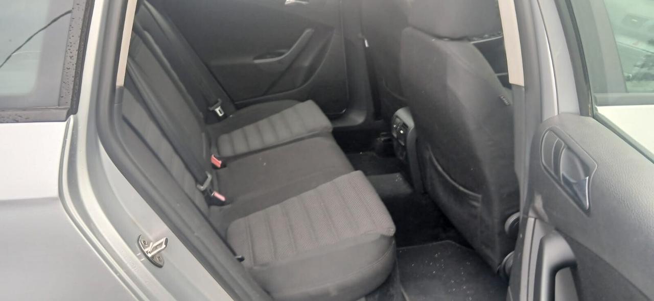 Volkswagen Passat 2.0 TDI SW Highline - 2007