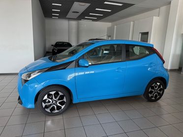 Toyota Aygo 5 Porte 1.0 x-play 72cv