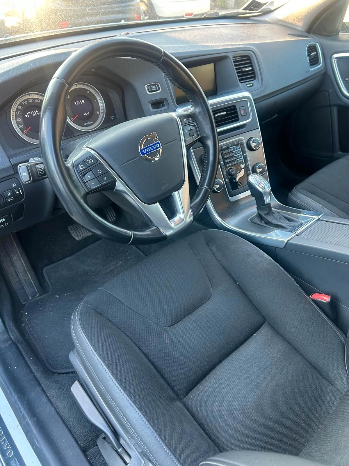 Volvo V60 D4 Geartronic Momentum automatica
