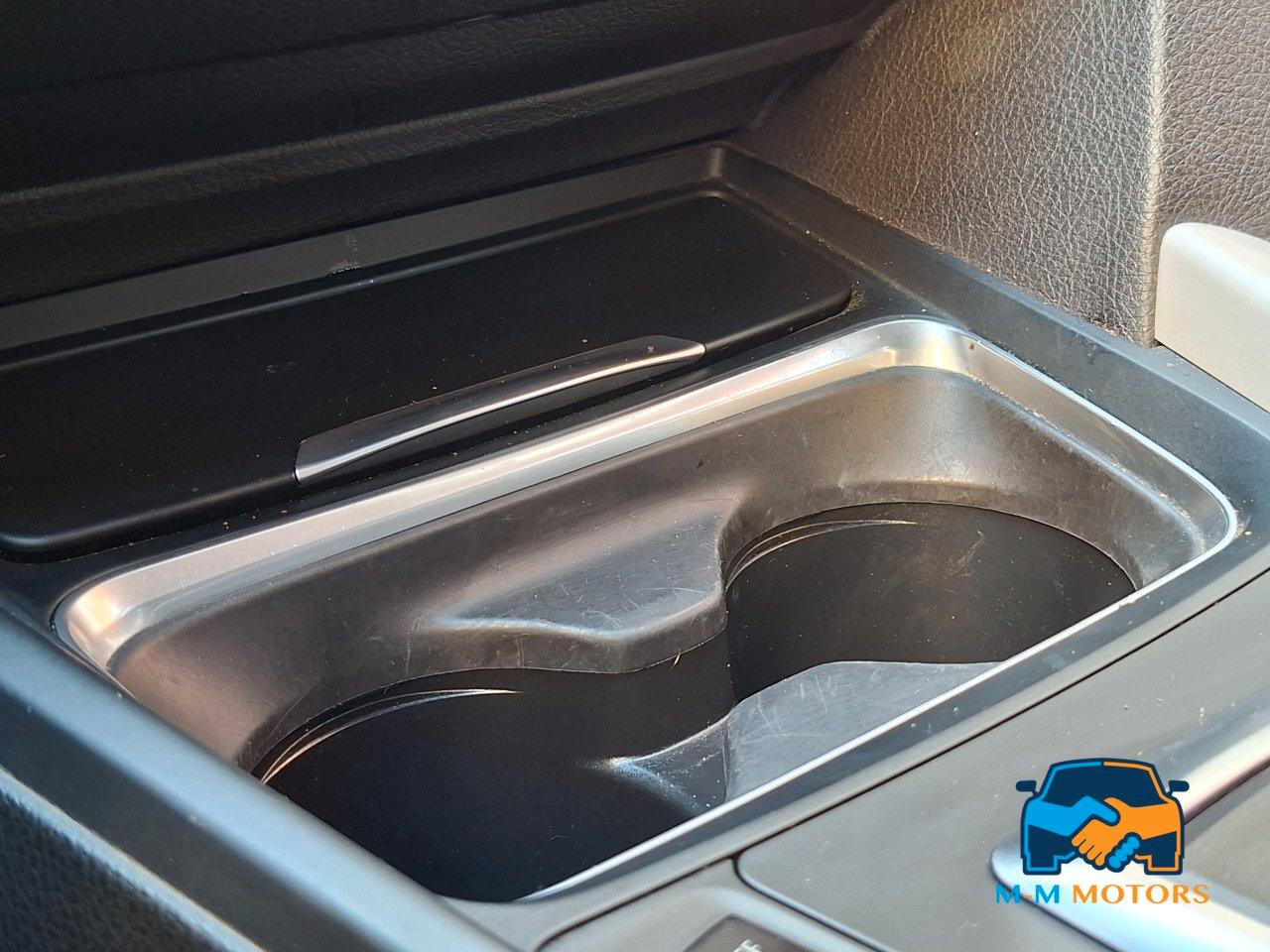 BMW 320 d Touring doppio treno di pneumatici