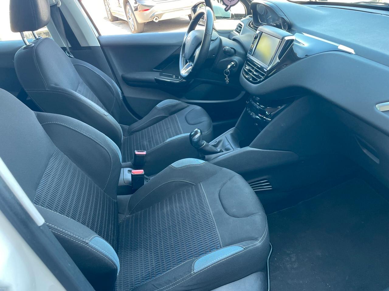 Peugeot 208 PureTech 82 5 porte Allure