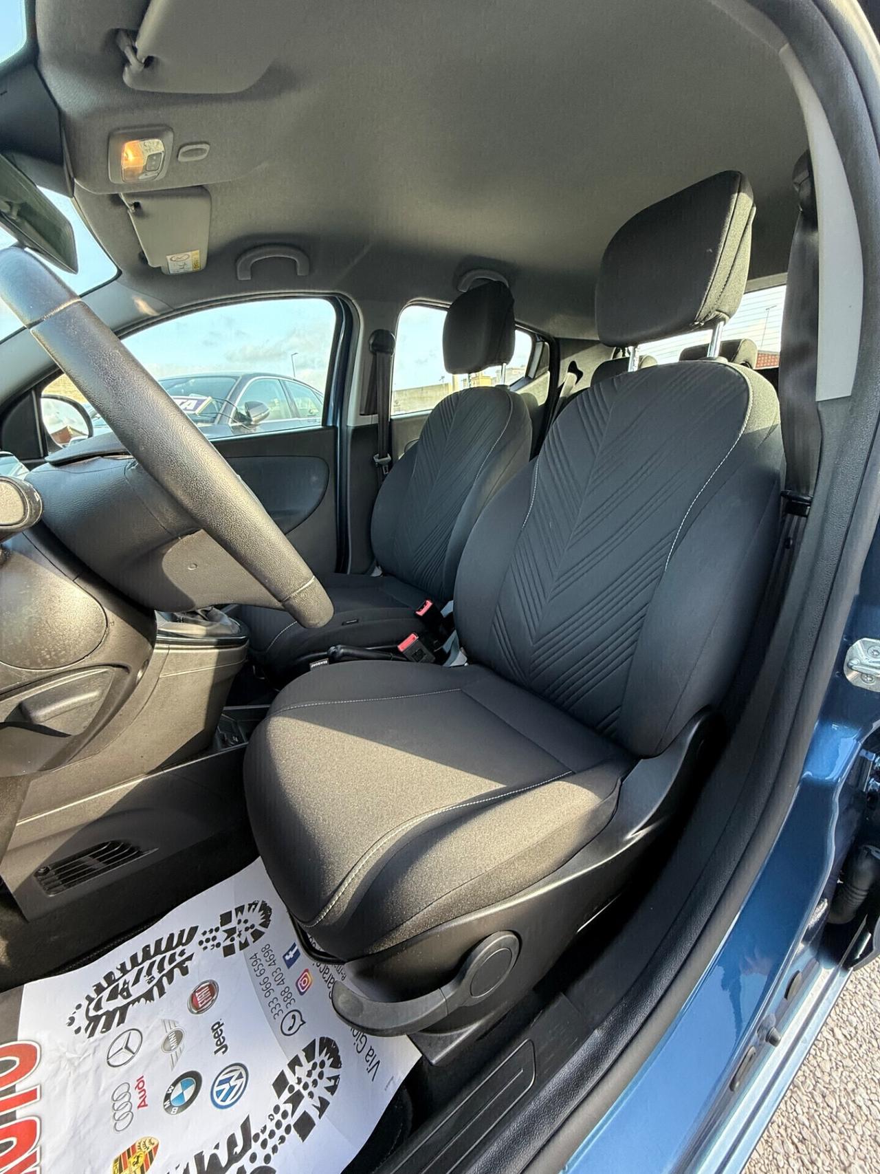 Lancia Ypsilon 1.0 FireFly 5 porte S&S Hybryd Gold