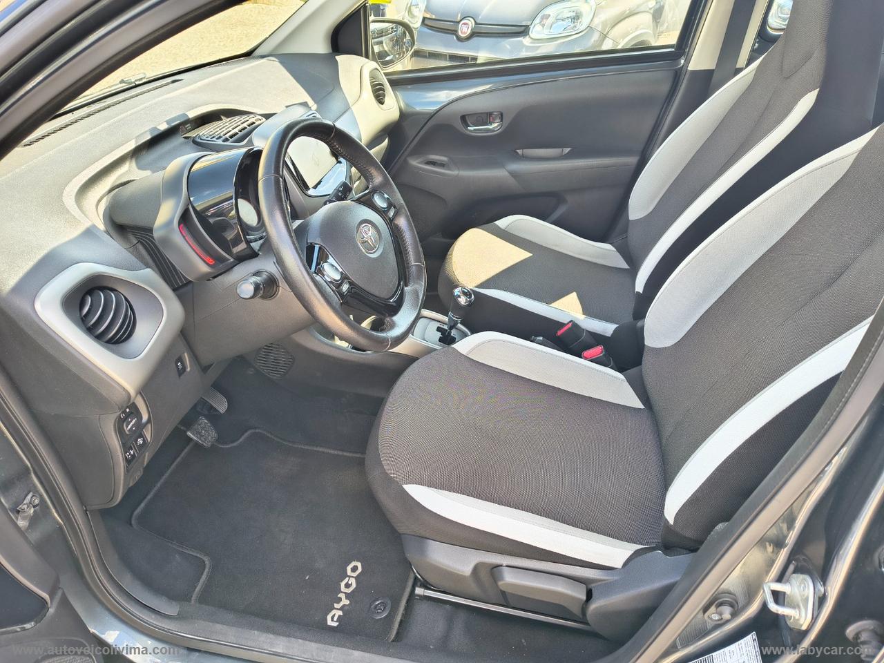 TOYOTA Aygo 1.0 VVT-i 69 CV 5p. x-play TSS MMT