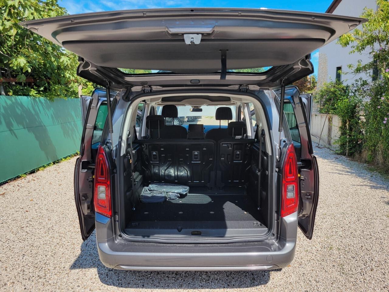 Toyota Proace City Verso NOLEGGIO 1.2cc 110cv 7 posti