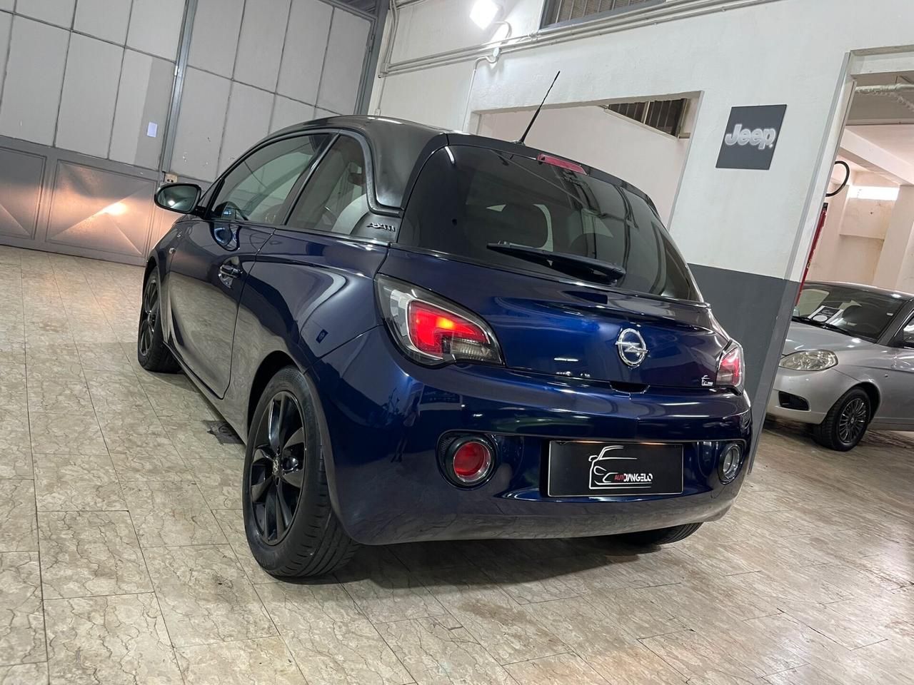 Opel Adam 1.2 70 CV White/Black Link GPL