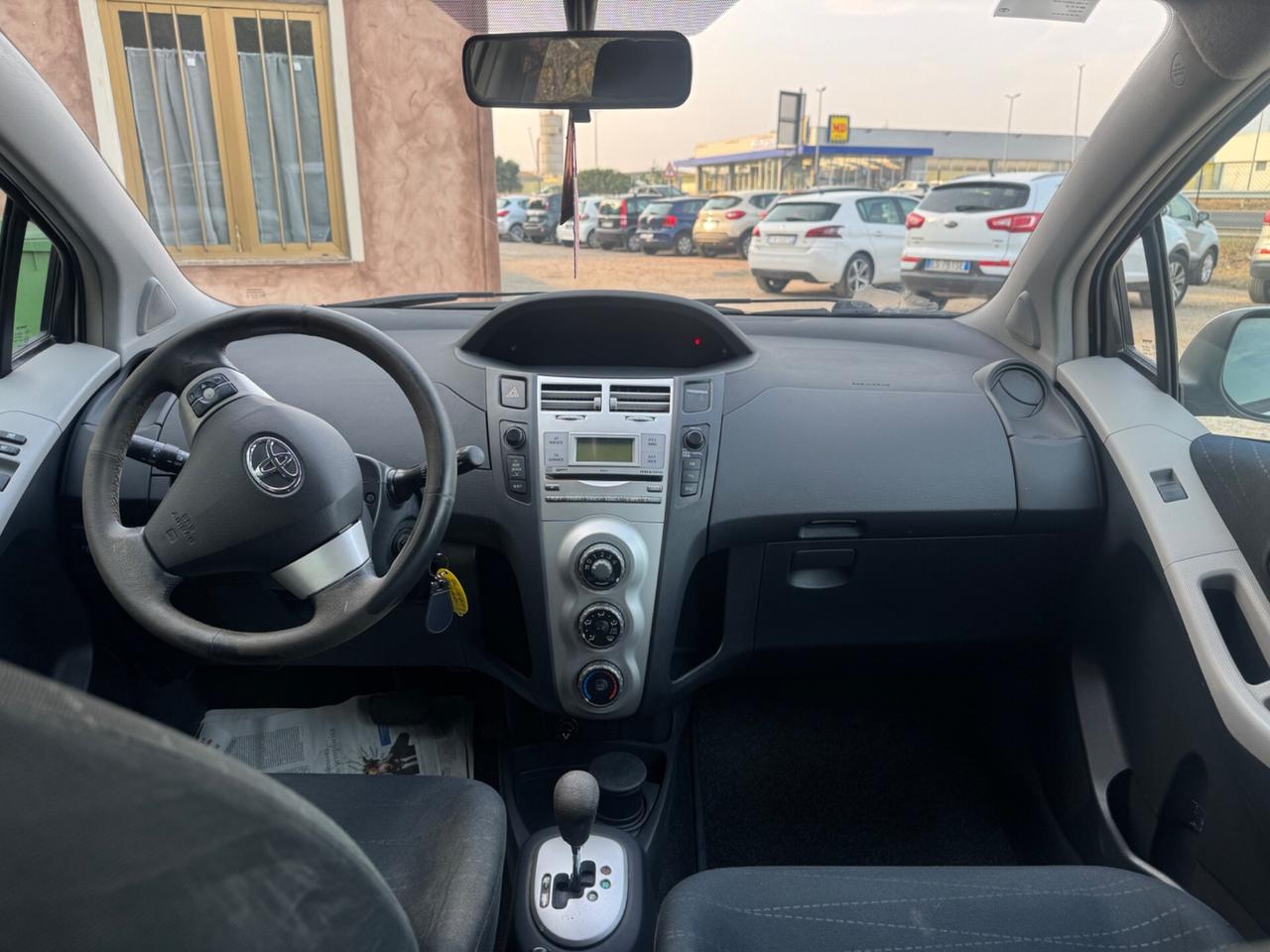 Toyota Yaris Benz automatica
