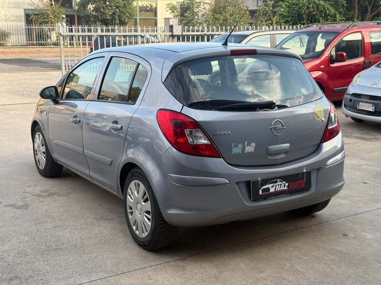 Opel Corsa 1.2 5 porte Cosmo