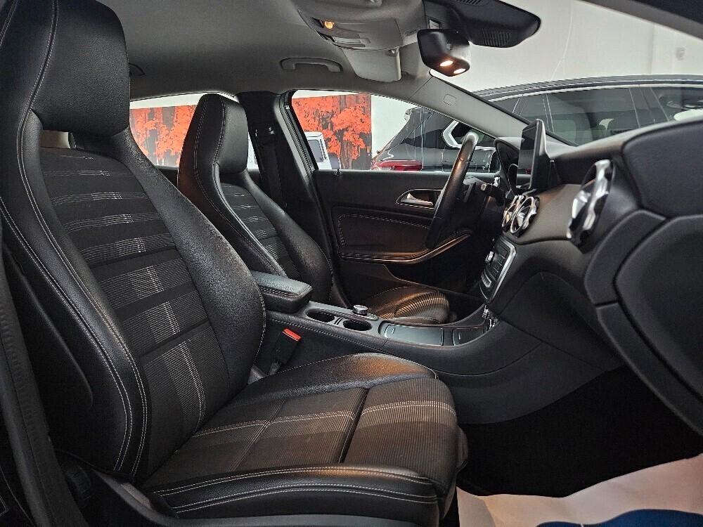 Mercedes-Benz GLA 200 d Sport 4matic auto - IVA ESPOSTA