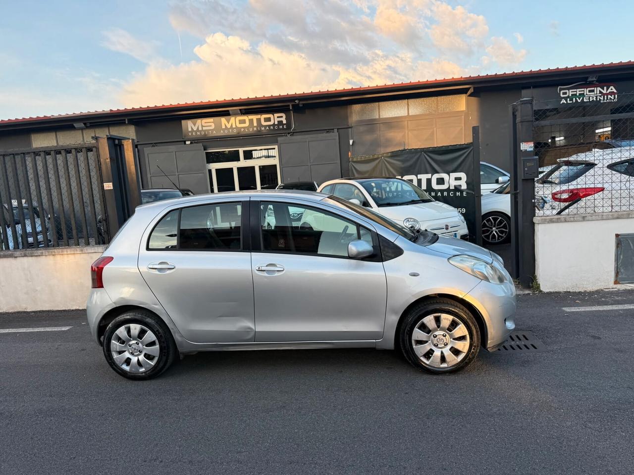 Toyota Yaris 1.0 5 porte - Superprezzo - Tutto incluso