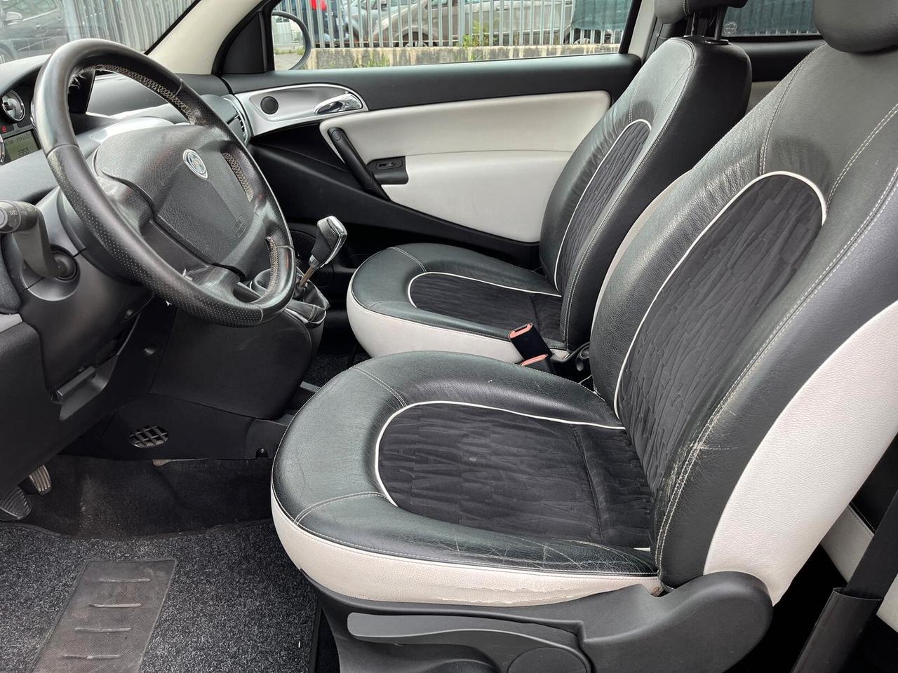 Lancia Ypsilon 1.3 MJT 75 CV Argento