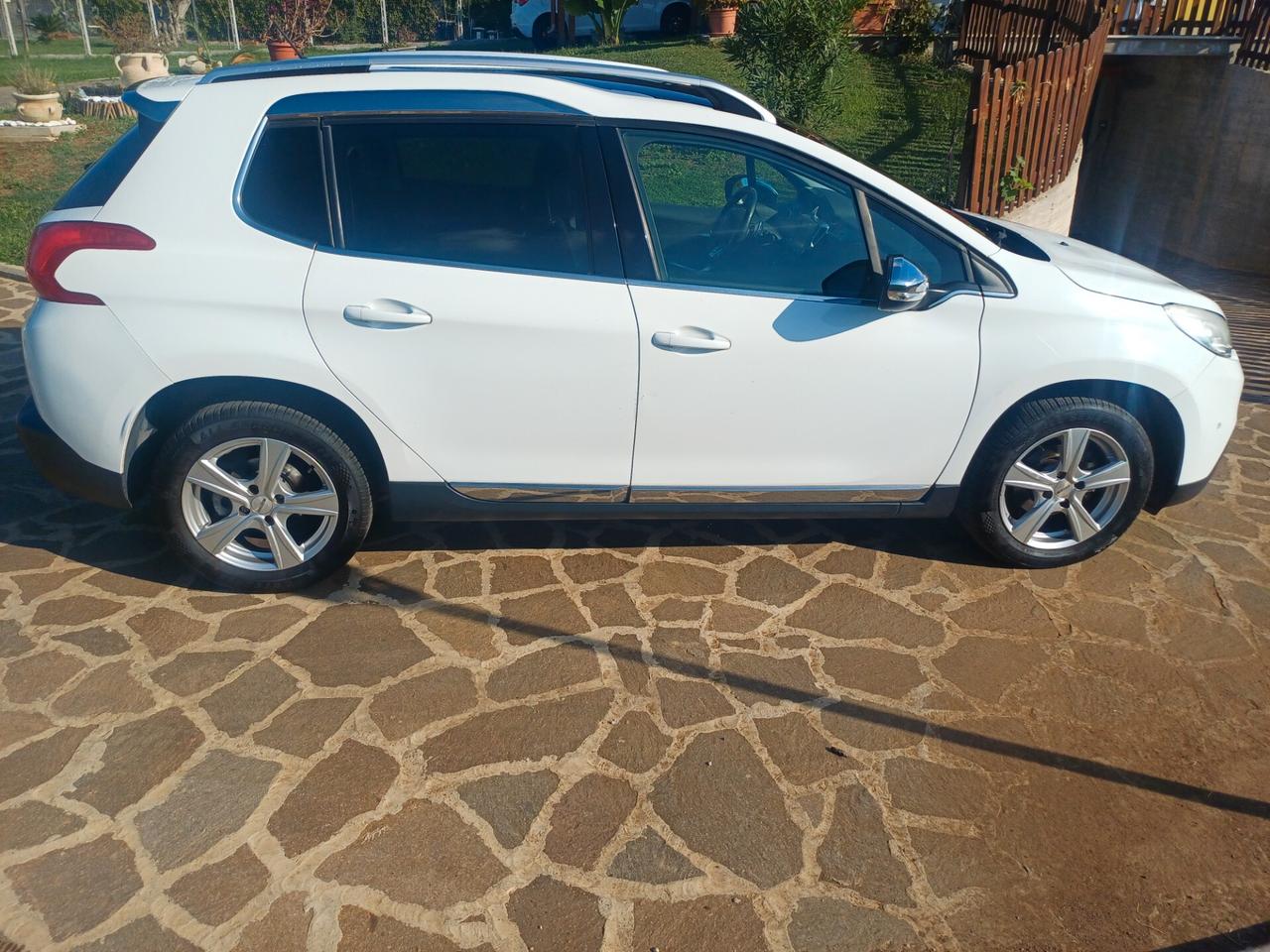 Peugeot 2008 PureTech 82 Allure