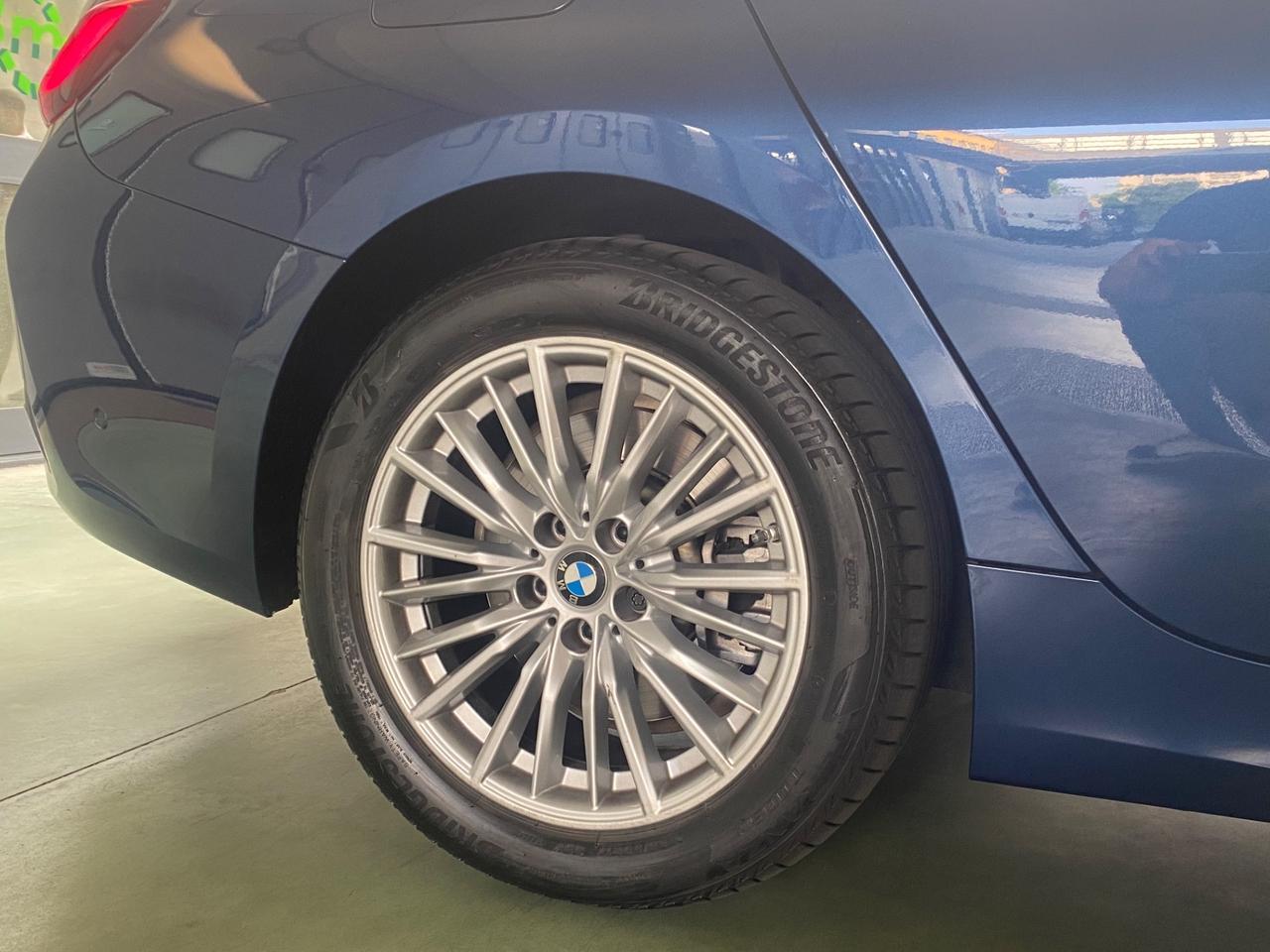 Bmw 330 330i xDrive Luxury