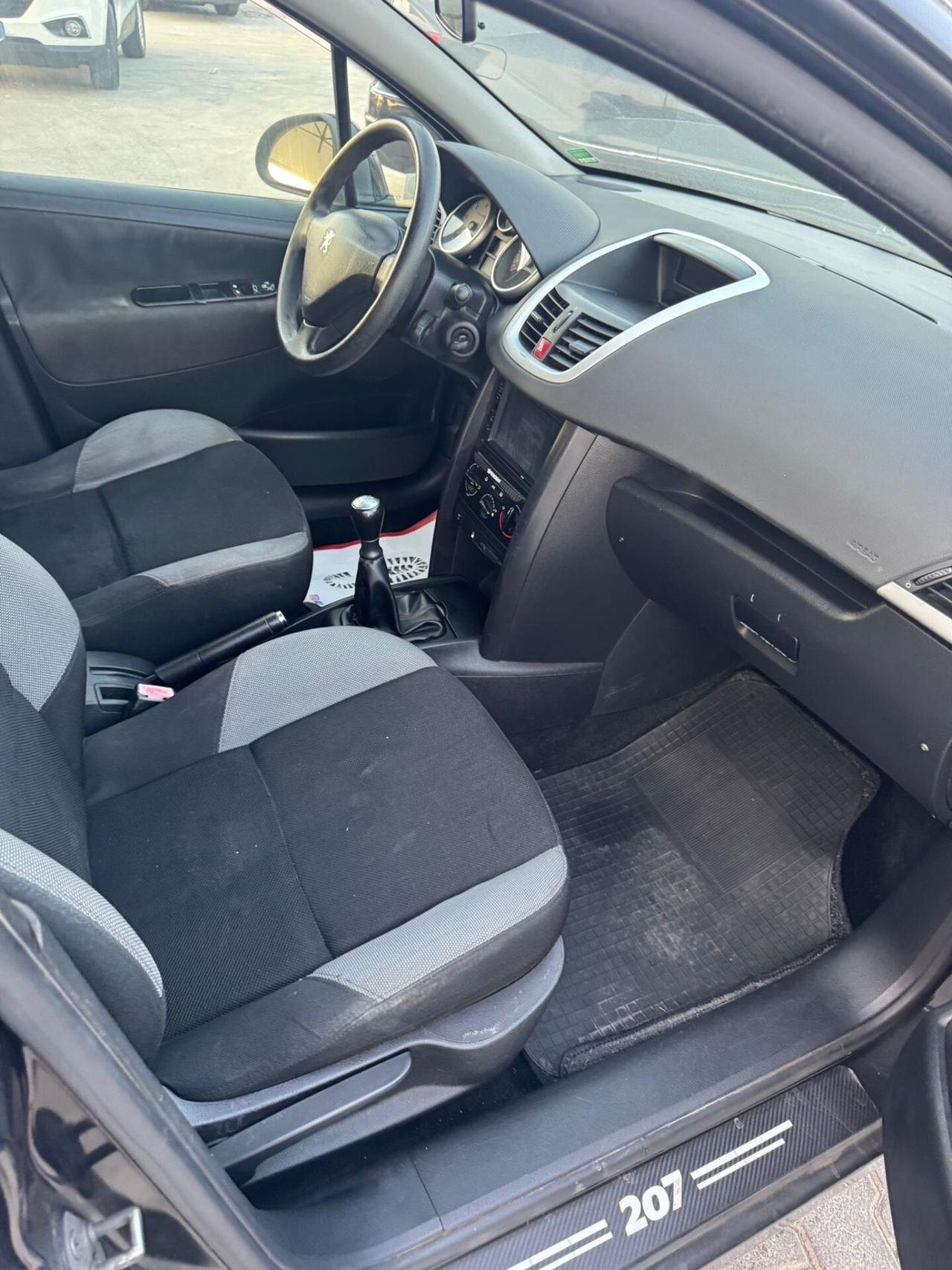 Peugeot 207 1.4 HDi 70CV 5p. ONE Line