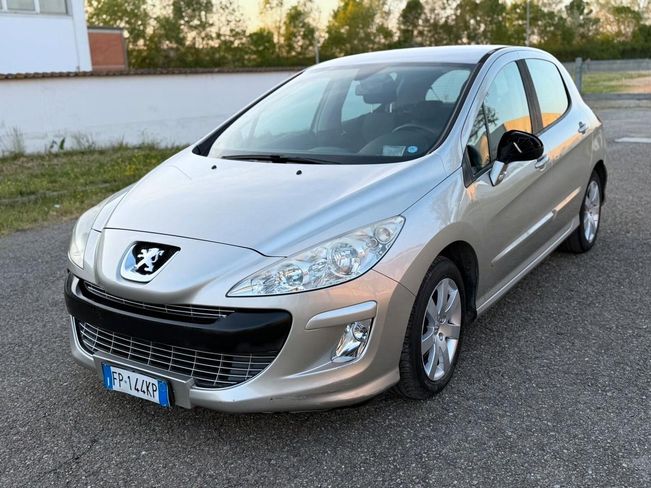 Peugeot 308 1.6 HDi 90CV 5p. Tecno