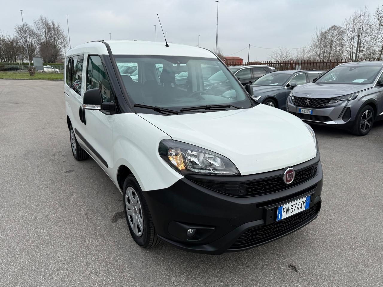 Fiat Doblo Combi N1 Autocarro 5 POSTI