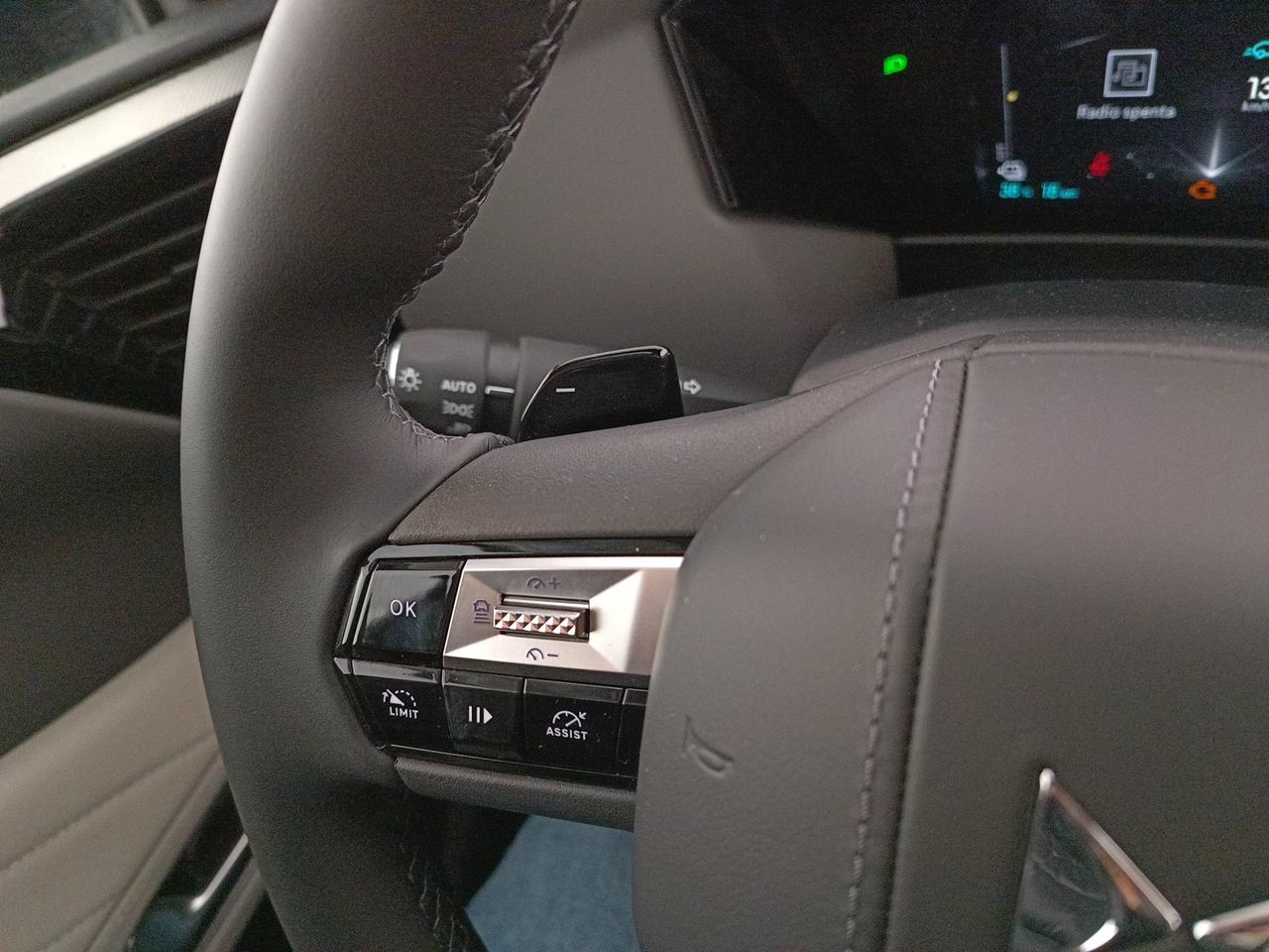 DS DS4 Esprit de Voyage E-TENSE 225cv