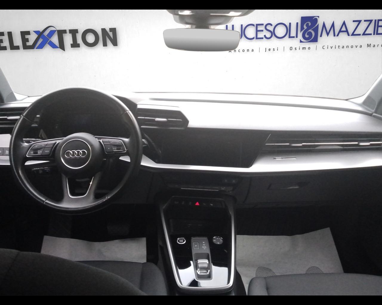 AUDI A3 4ª serie - A3 SPB 30 g-tron S tronic S line edition