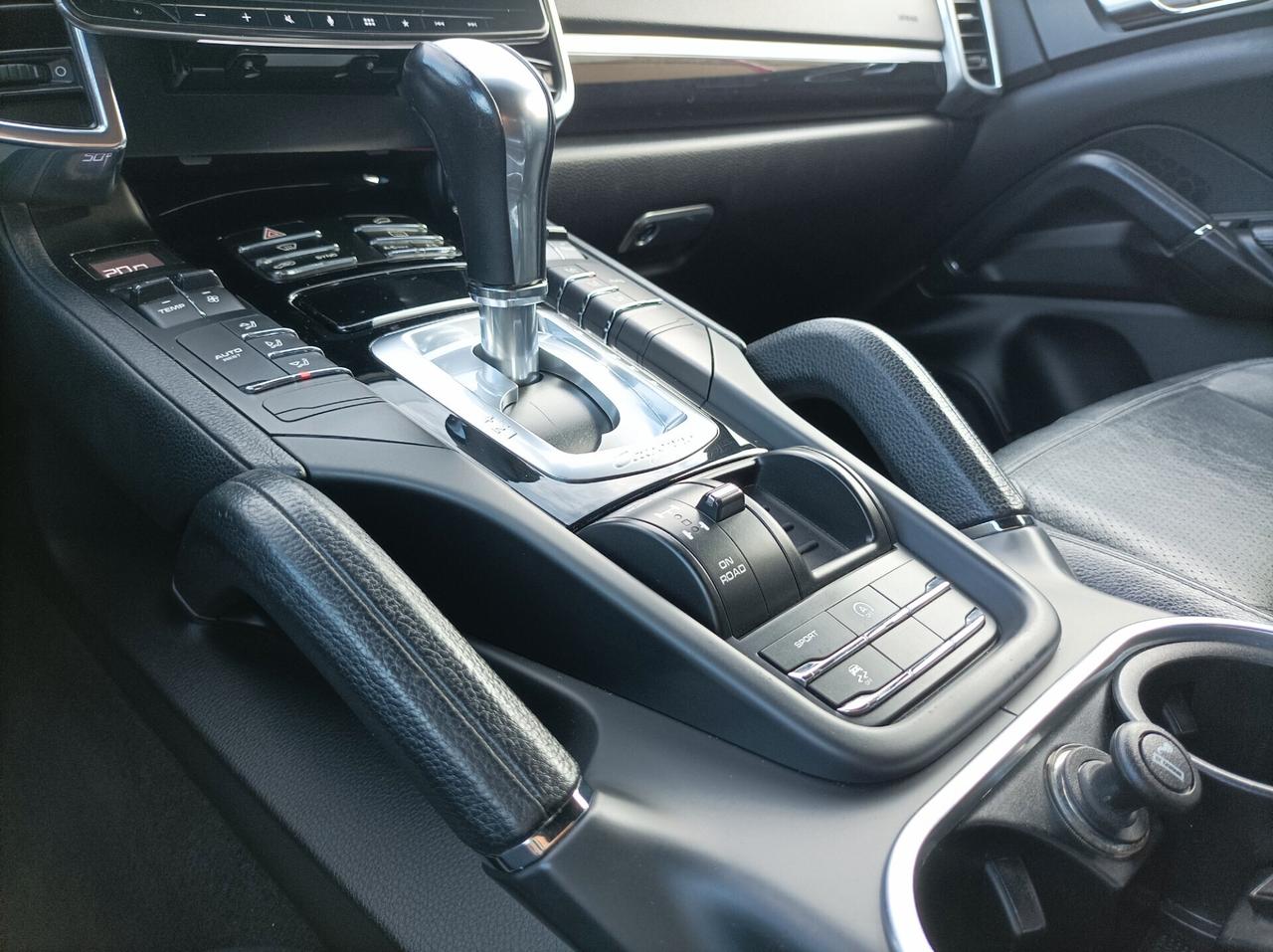 Porsche Cayenne 3.0 Diesel RESTYLING 250CV