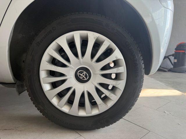 TOYOTA Yaris 1.0 5P LuXuRy Pack