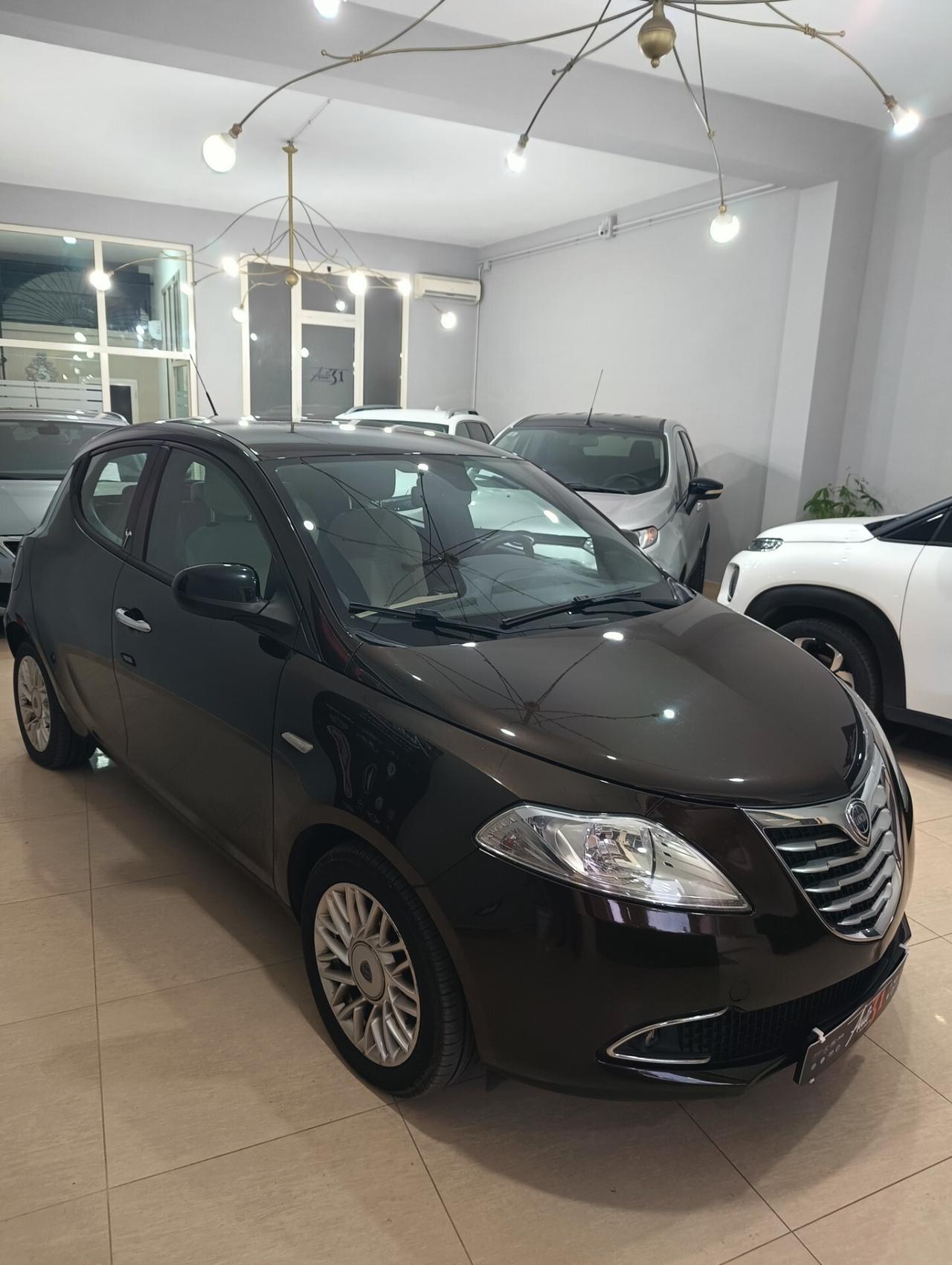 Lancia Ypsilon 1.2 69 CV 5 porte Gold
