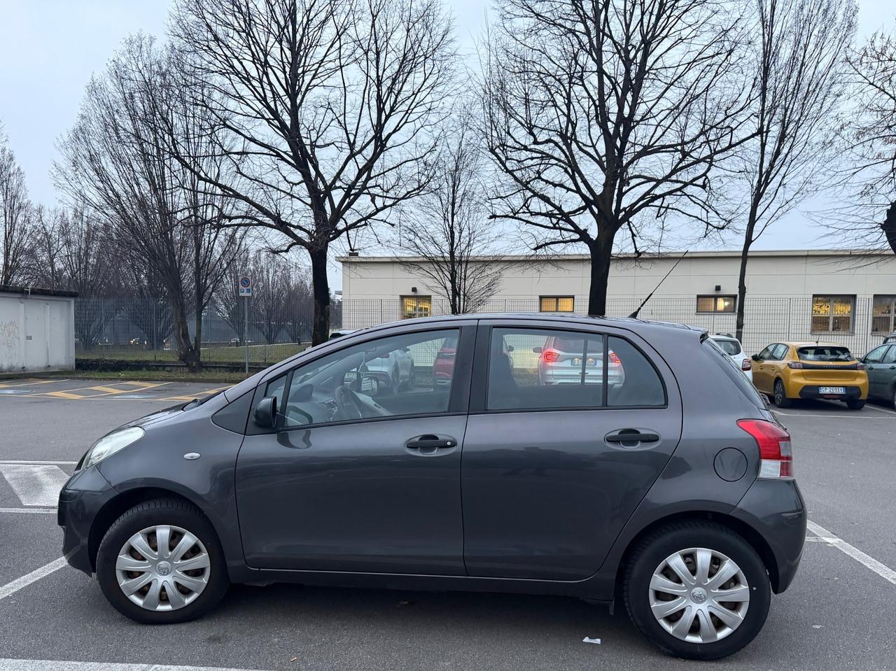 Toyota Yaris 1.0 5 porte
