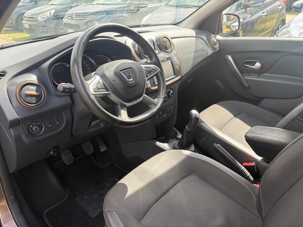 DACIA SANDERO STEPWAY 1.5 DCI ANNO 2018 113.000 KM GARANTITA