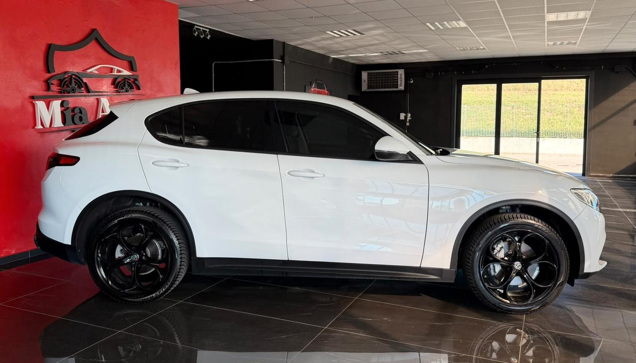 Alfa Romeo Stelvio 2.2 Turbodiesel 190 CV AT8 Q4 Super