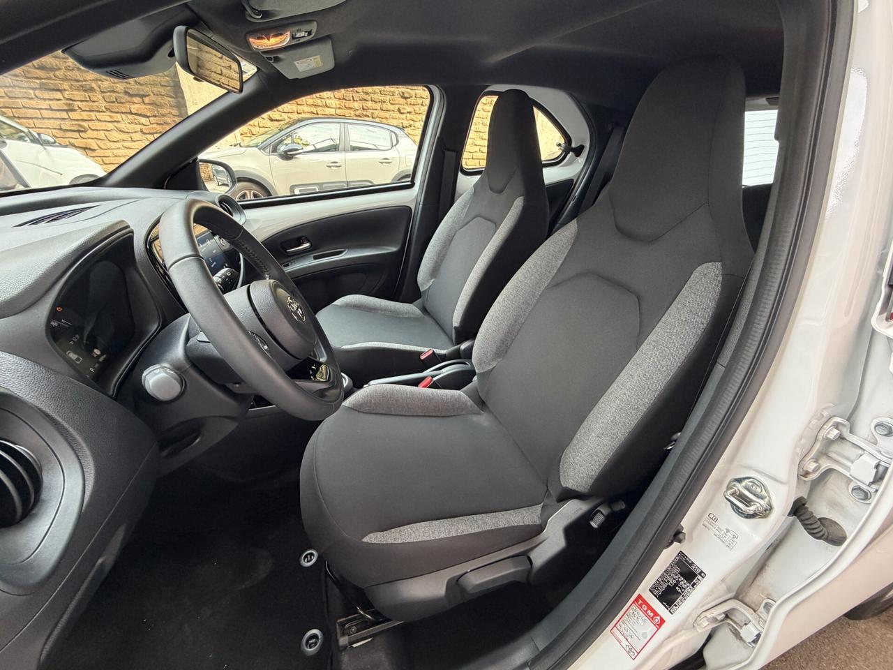 Toyota Aygo X 1.0 VVT-i Active – 02/2024 - Cambio Auto - Uni Pro