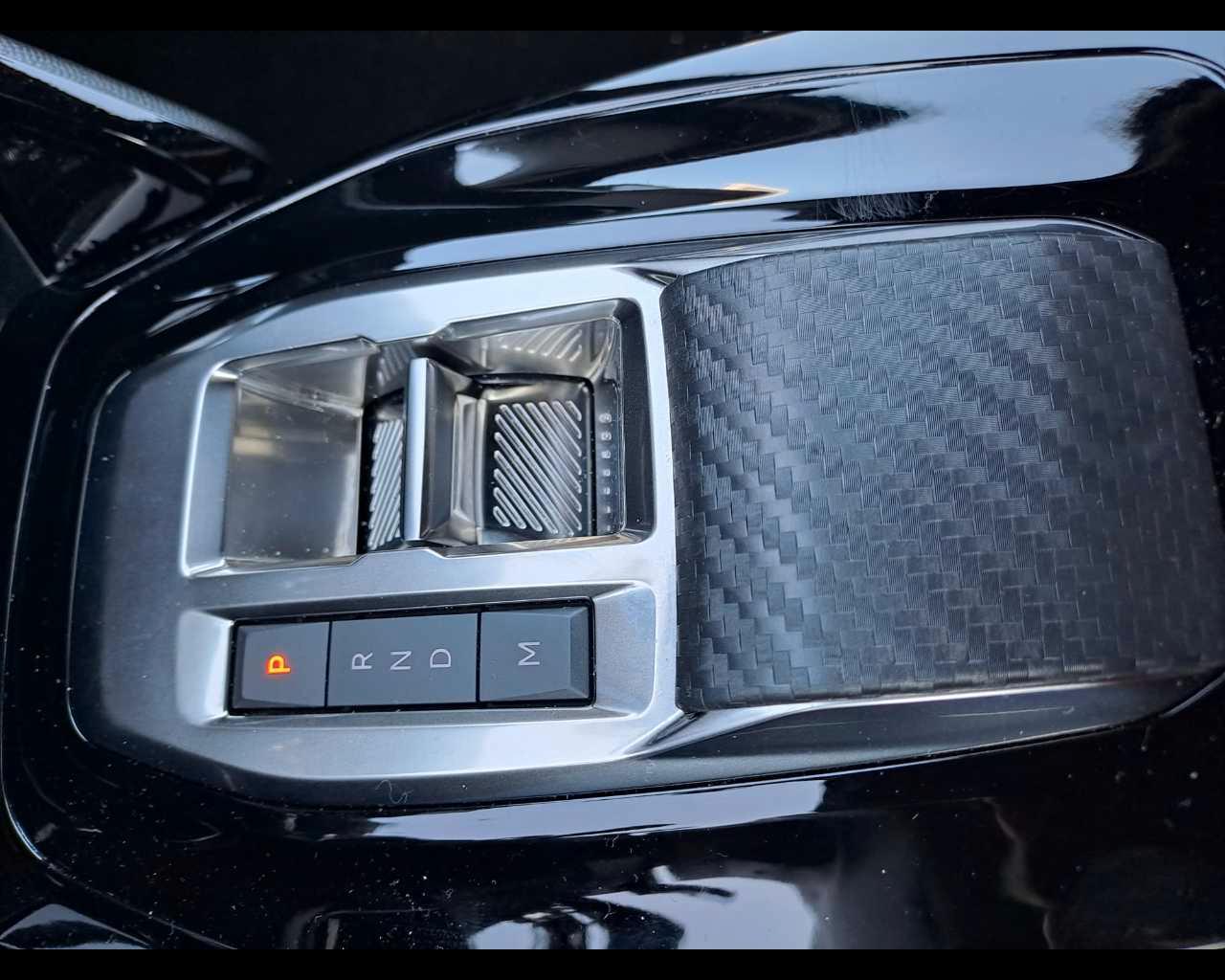 PEUGEOT 2008 Allure Hybrid 136 e-DCS6