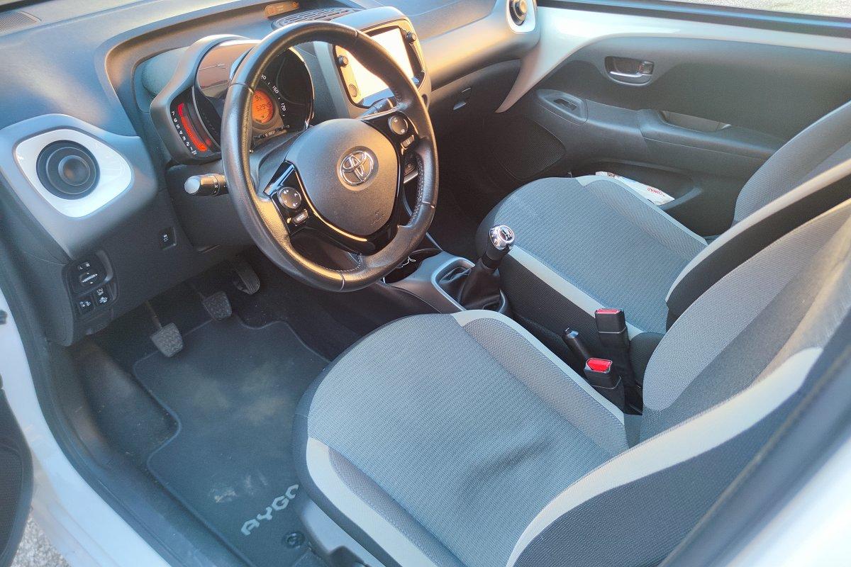 TOYOTA Aygo Connect 1.0 VVT-i 72 CV 5 porte x-fun