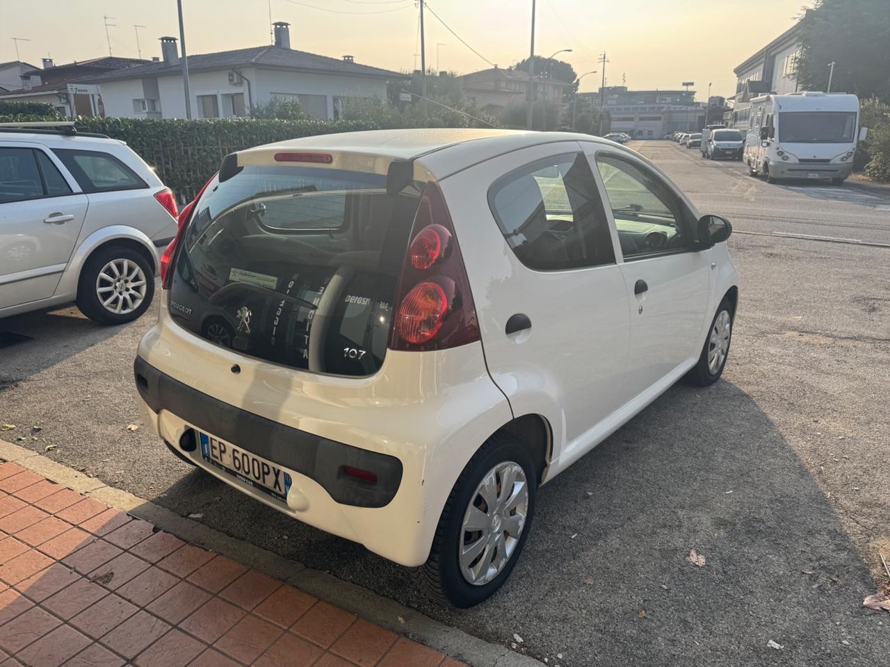 Peugeot 107 1.0 68CV 5p. Superga