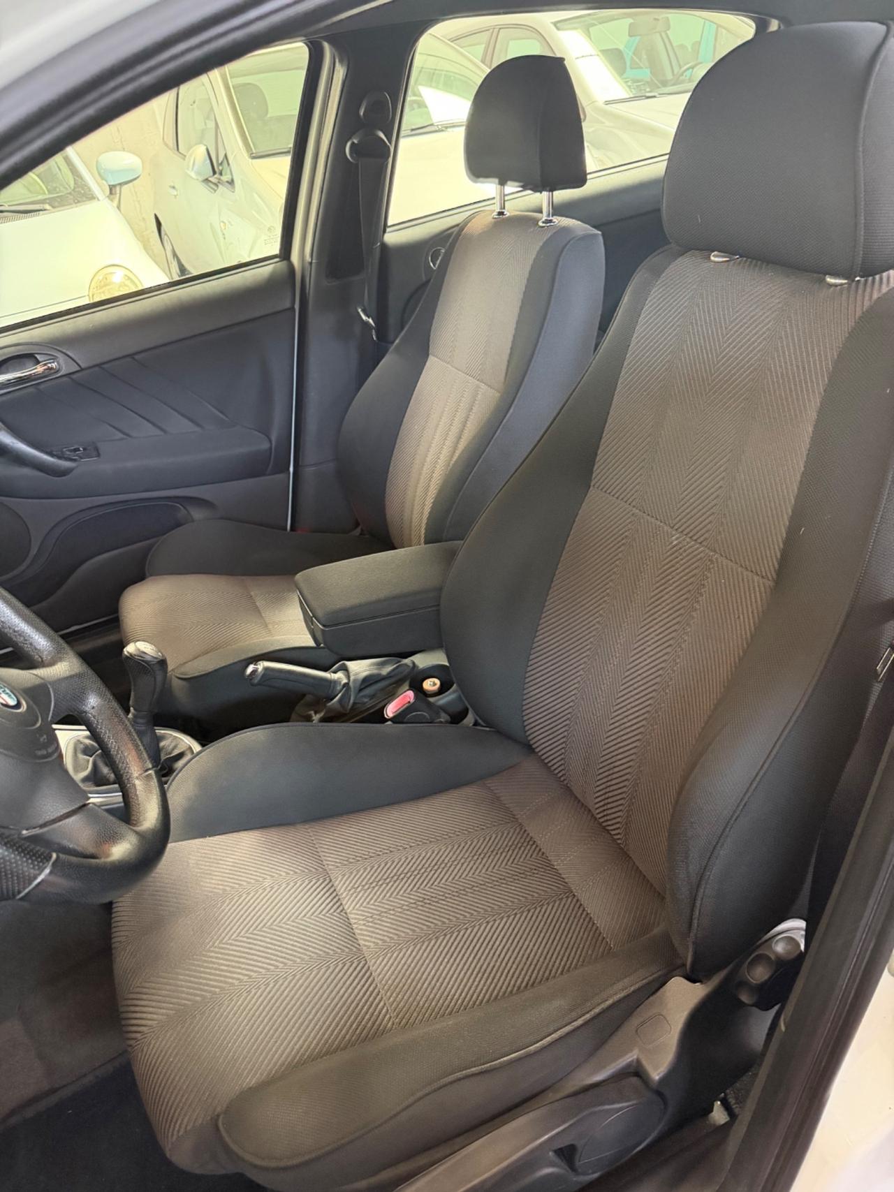 Alfa Romeo 147 1.6 twin spark Black Line GPL