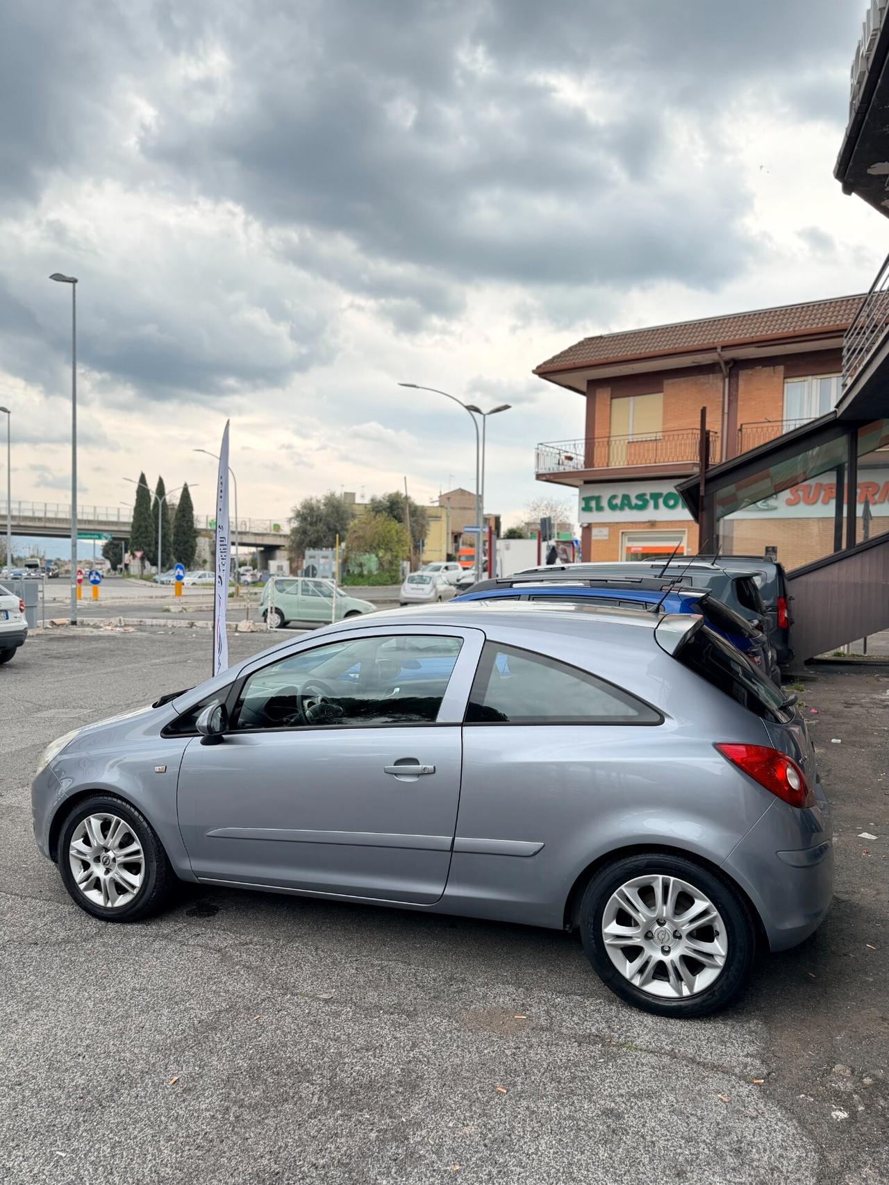 Opel Corsa 1.2 3 porte Club