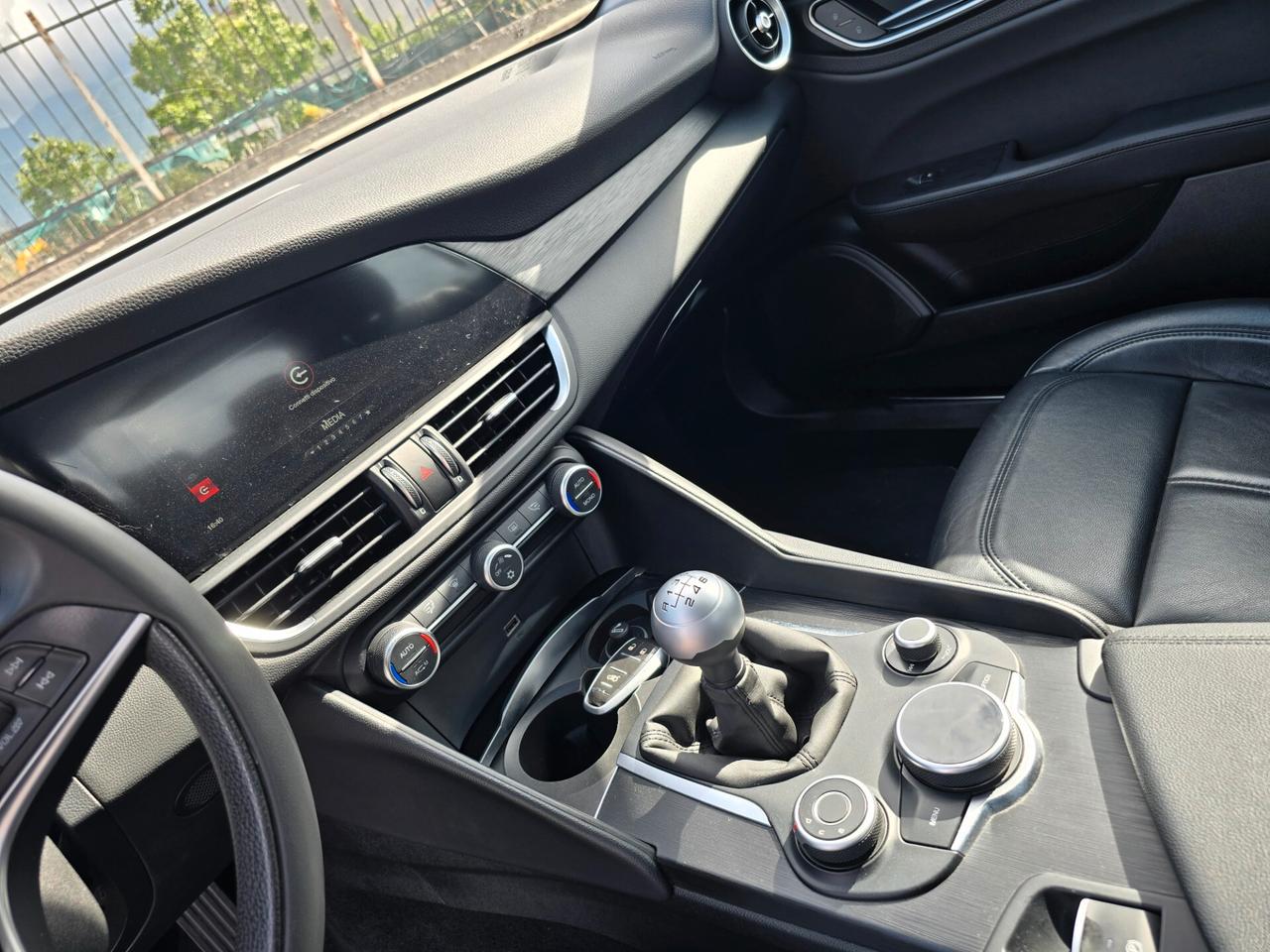Alfa Romeo Giulia 2.2 Turbodiesel 150 CV Business Launch Edition