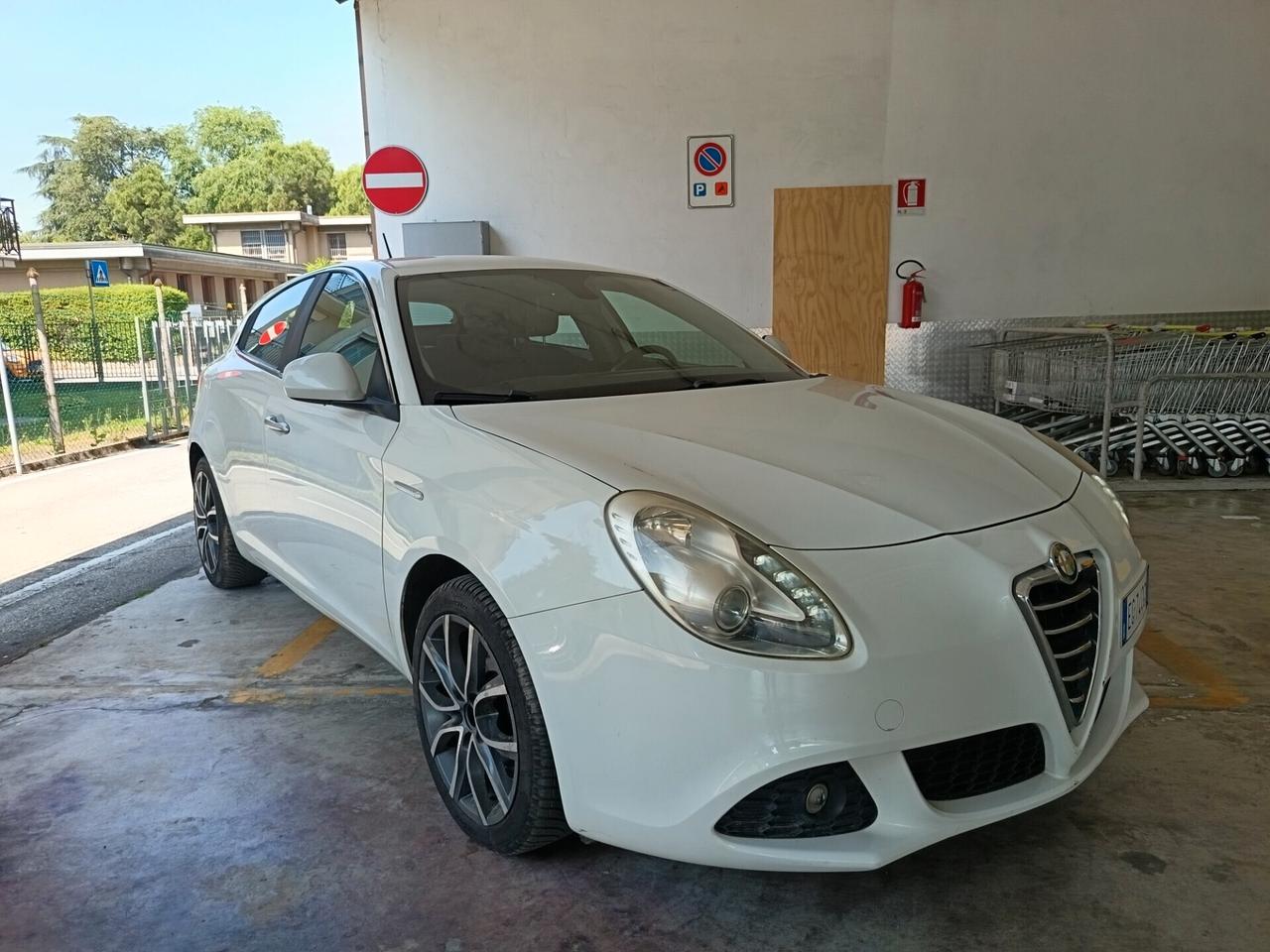 Alfa Giulietta 1.6 JTDm-2 105 CV ok neo patente