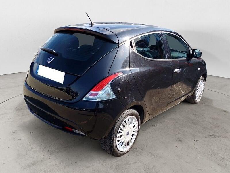 Lancia Ypsilon 1.2 69 CV 5 porte Gold