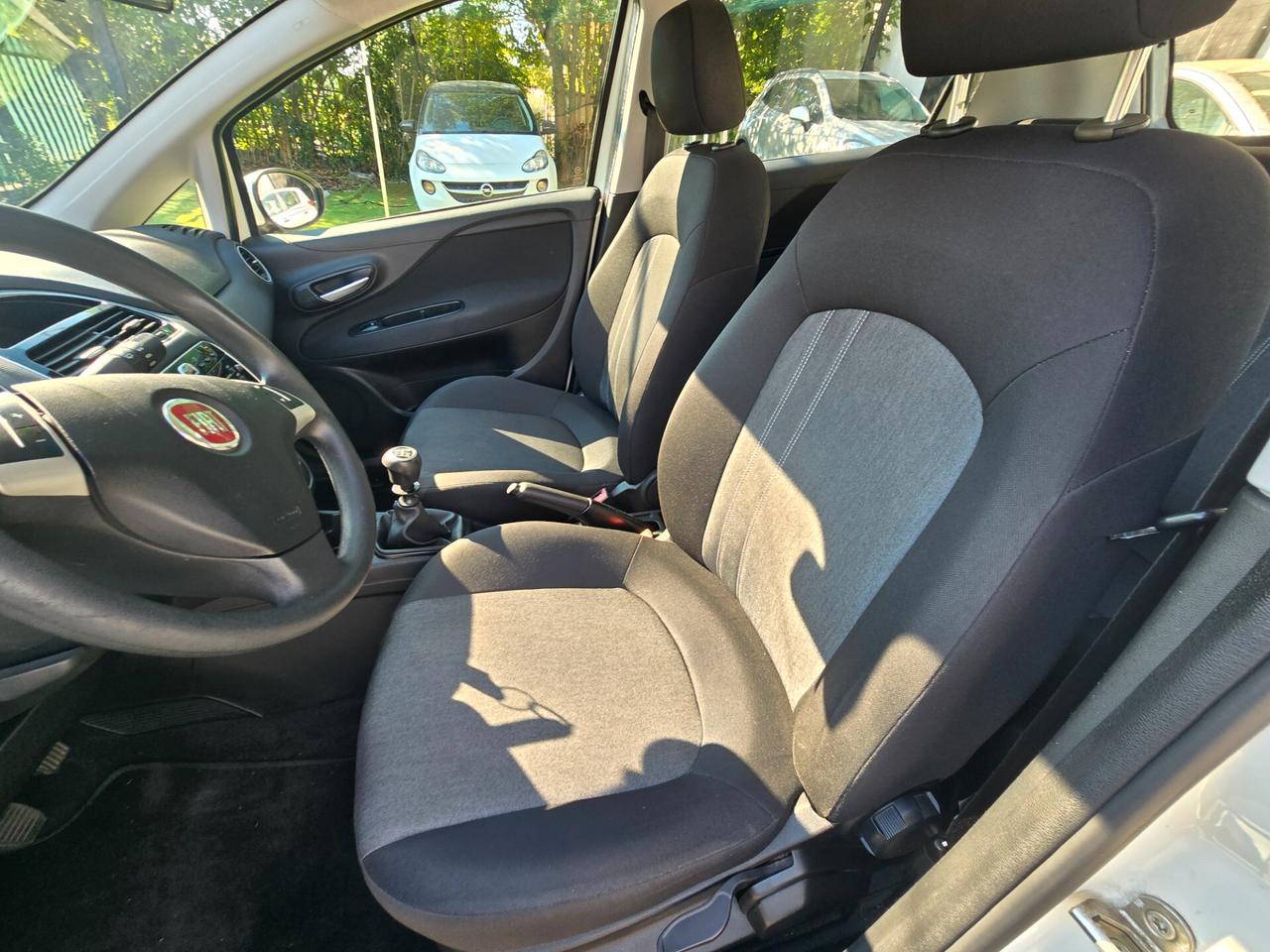 Fiat Punto 1.4BENZ 77CV NEOP 42000KM-2014