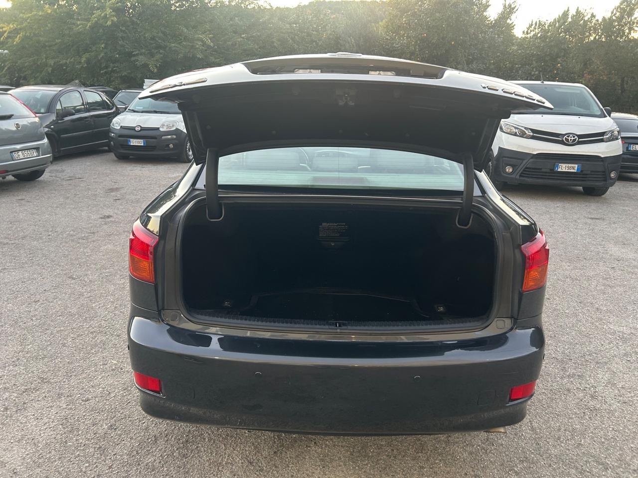 Lexus IS 220d 2.2 16V Luxury